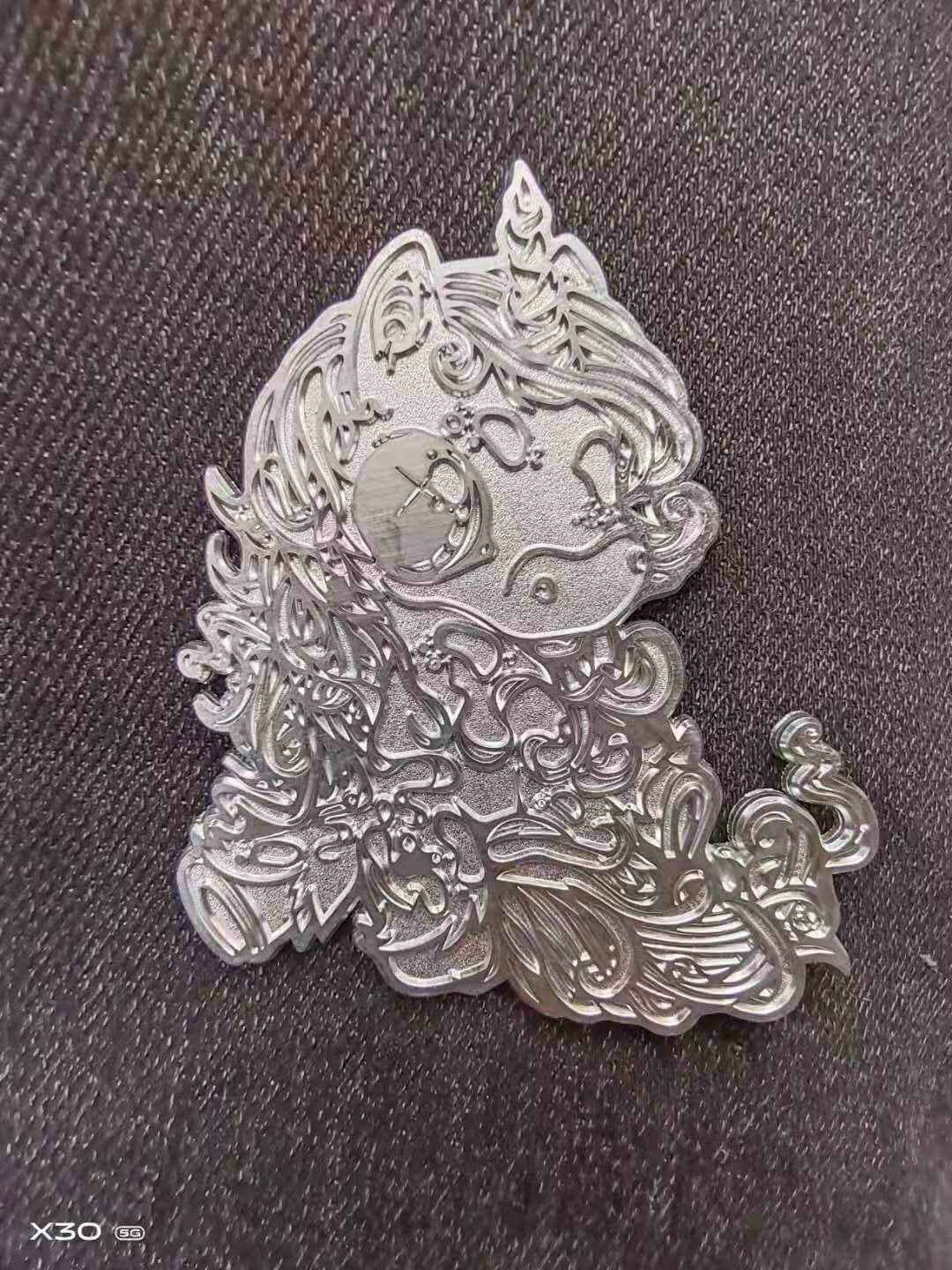 LE 10 make your own pin token – Vomitart